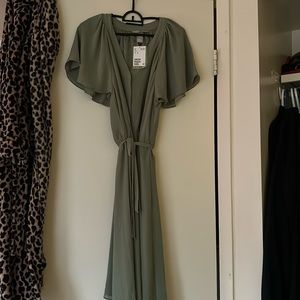 Brand new with tags h&m sage green flowy dress size M, waist tie